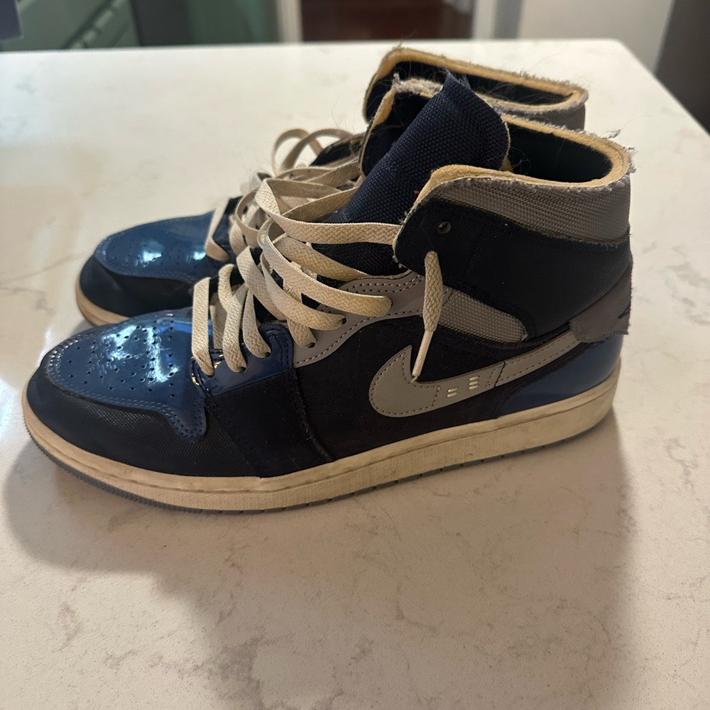 Air Jordan 1 mid se craft
